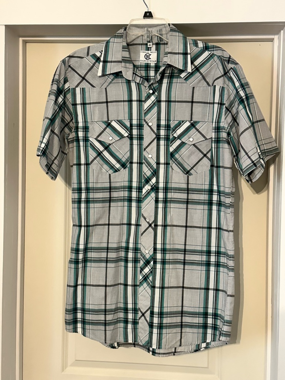 Coral West Ranch Wear Short-Sleeve Plaid Button-Down Shirt in Green and Gray